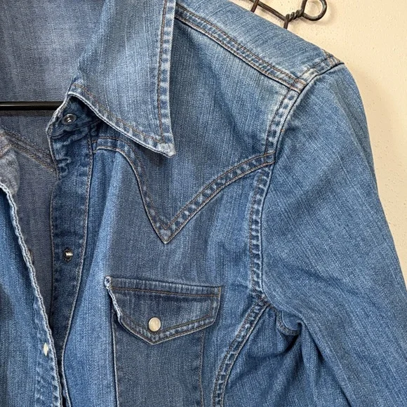 Gap Denim Western Snap-Front Shirt - Picture 3 of 5
